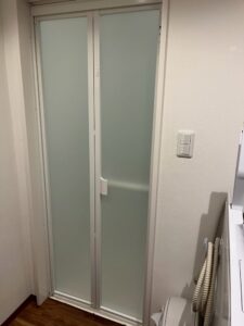 浴室ドアガラス交換前